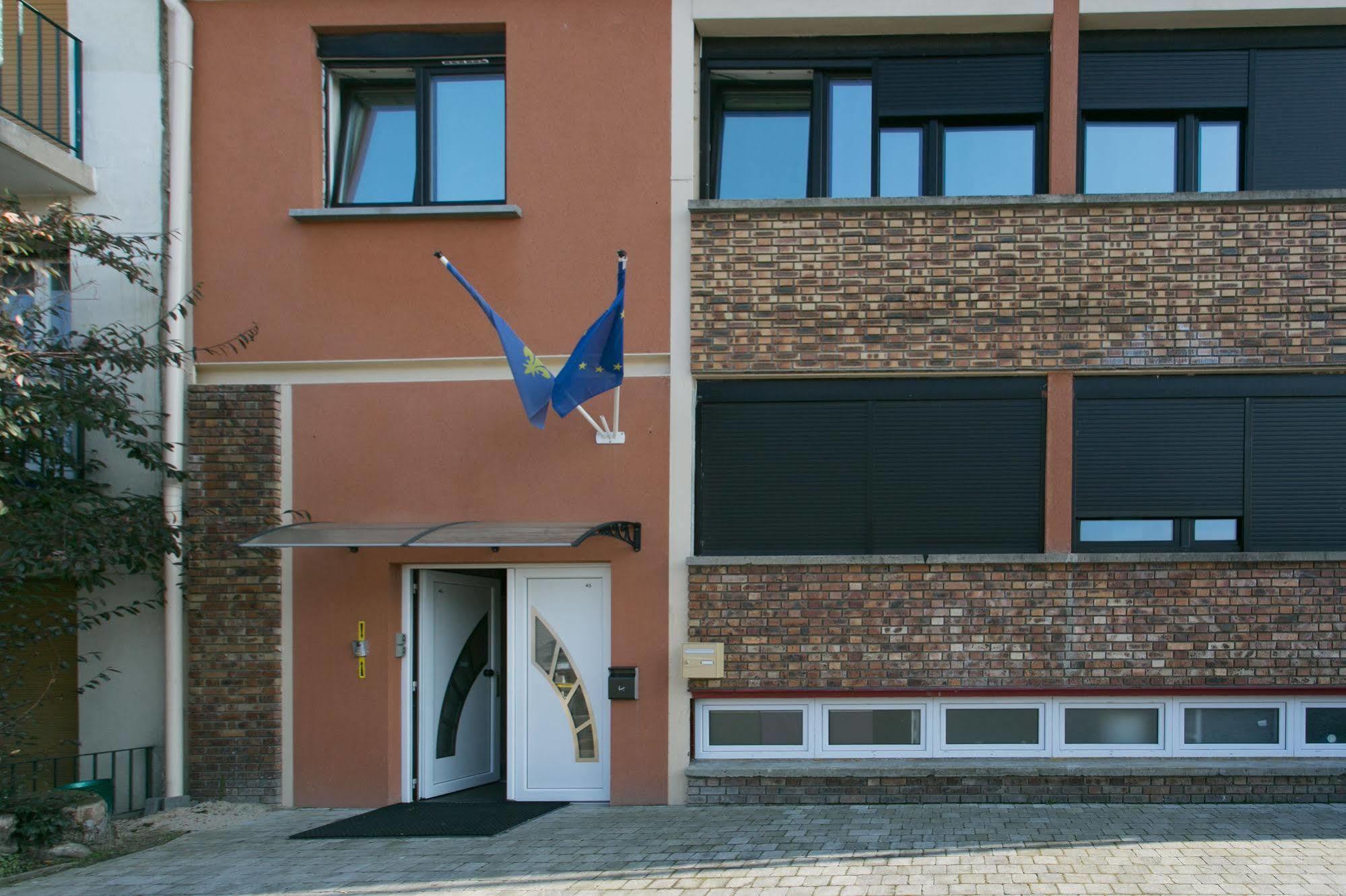 Paris East Side Lodge Pantin Exterior photo
